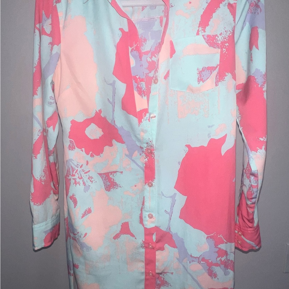 Daisy Fuentes Pastel Abstract Shirt.